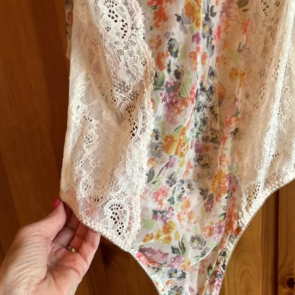 Victoria's Secret Floral Lace Chemise - Pink and White - Picture 3 of 9